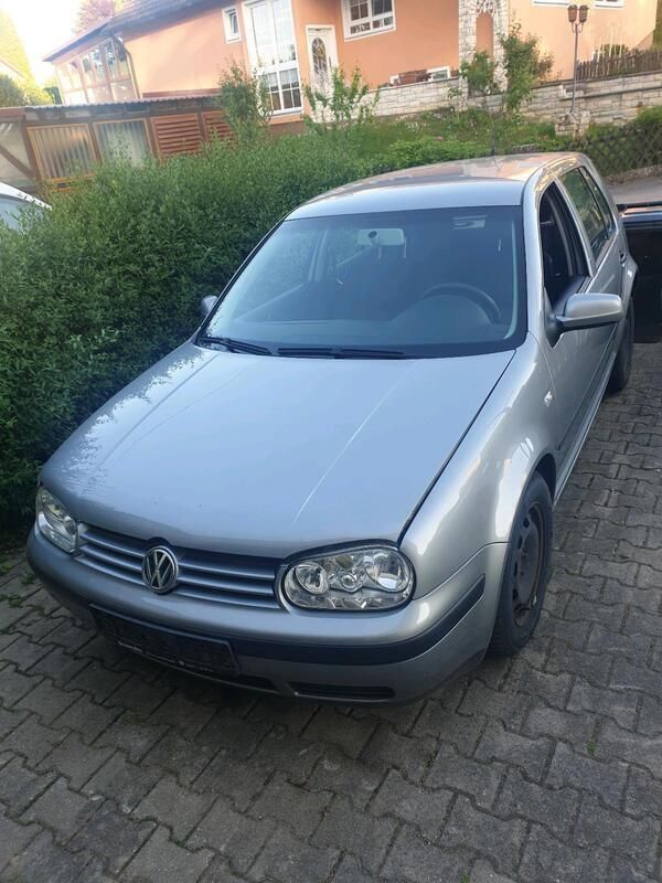 Silber Gebraucht 2003 VW Golf IV Limousine | 450 € (Superpreis) - Bild 1/4