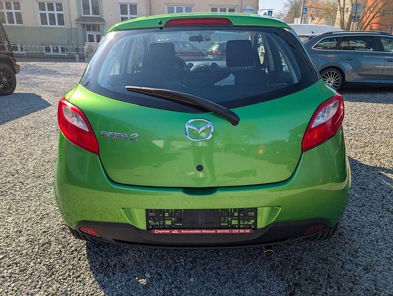 Second-hand Mazda 2 Edition 75 CP (55 kW) 2012 Verde Hatchback