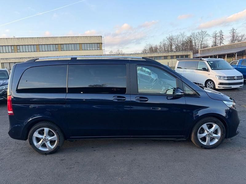 Gebraucht Mercedes V220 Edition 163 PS (119 kW) 2020 Blau Van / Kleinbus