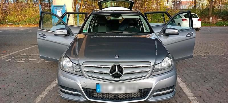 Grau Gebraucht 2011 Mercedes C220 Kombi | 5.000 € (Guter Preis) - Bild 1/4