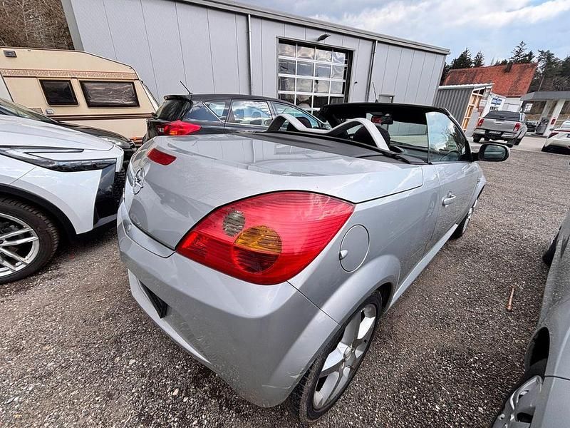 Gebraucht Opel Tigra 90 PS (66 kW) 2004 Silber Cabrio