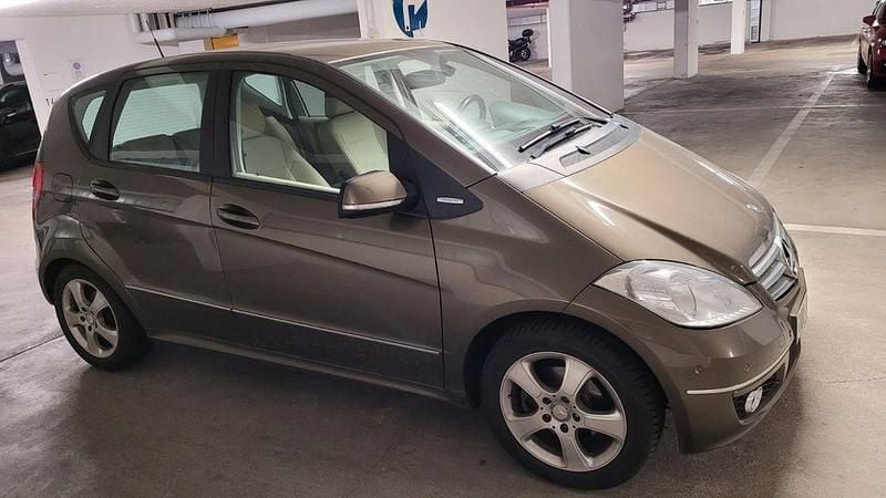 Gebraucht Mercedes A170 Avantgarde 116 PS (85 kW) 2008 Braun Van / Kleinbus