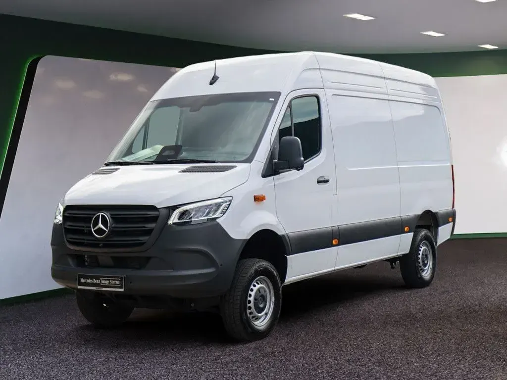 Gebraucht Mercedes Sprinter 190 PS (139 kW) 2025 Weiss / arktikweiss Van