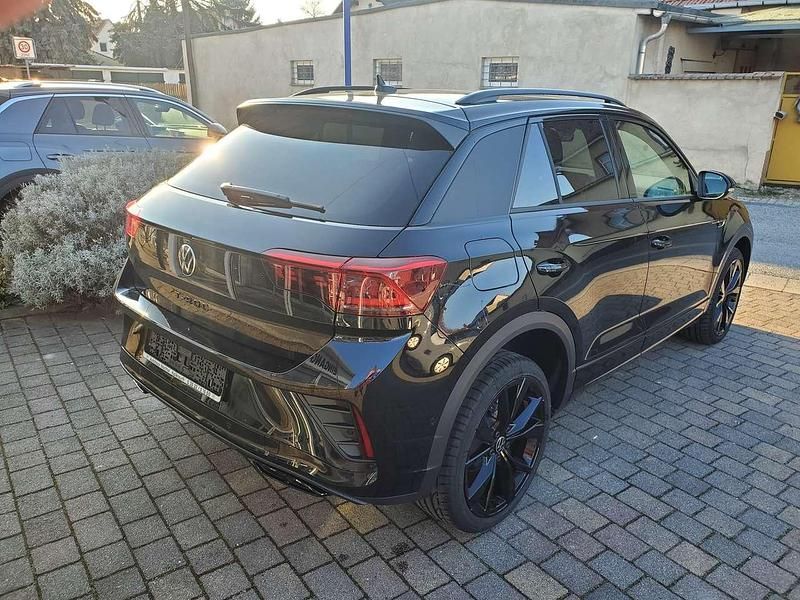 Neu VW T-Roc IQ Drive 150 PS (110 kW) 2025 Deep black perleffekt SUV