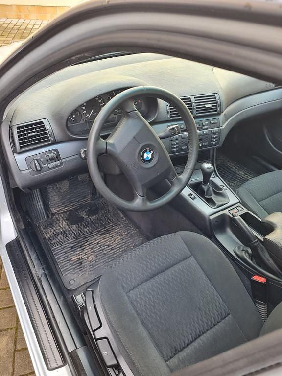 Gebraucht BMW 316 105 PS (77 kW) 1999 Silber Limousine
