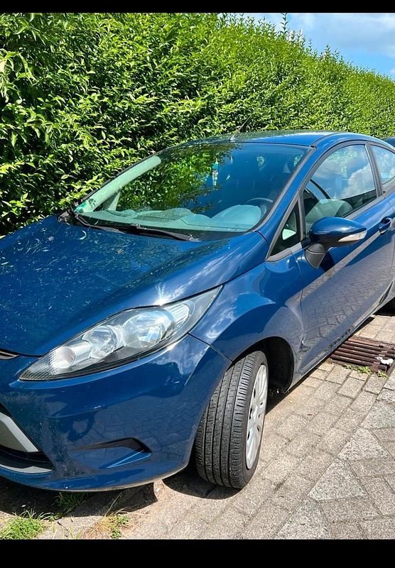 Gebraucht Ford Fiesta 62 PS (45 kW) 2010 Blau Kleinwagen