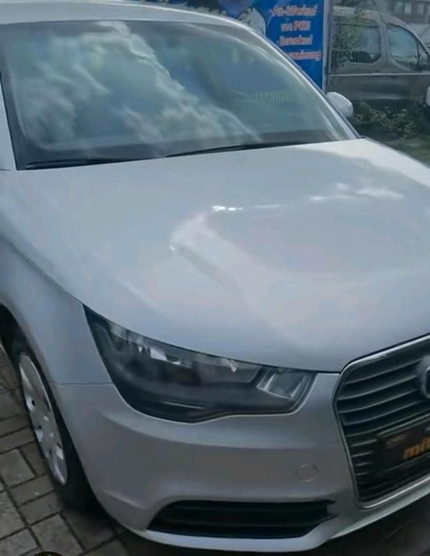 Gebraucht Audi A1 Sportback 90 PS (66 kW) 2012 Silber Kleinwagen