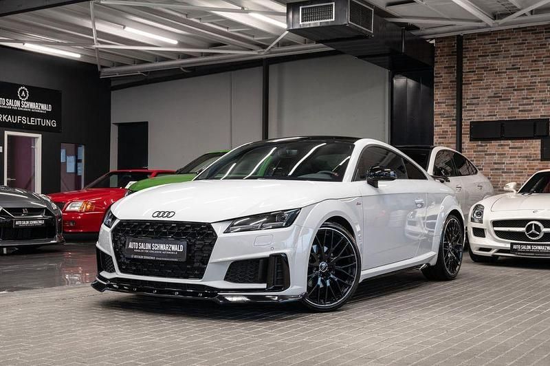 Weiß Gebraucht 2023 Audi TT Sport Coupé | 41.990 € (Teuer) - Bild 1/4