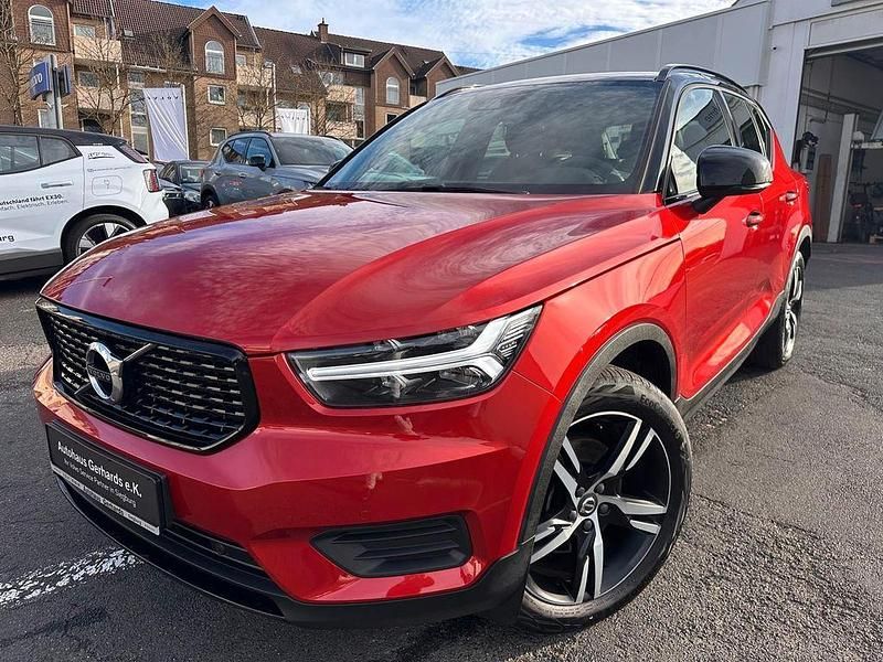 Rot Gebraucht 2019 Volvo XC40 R-Design SUV | 29.888 € (Etwas zu teuer) - Bild 1/4
