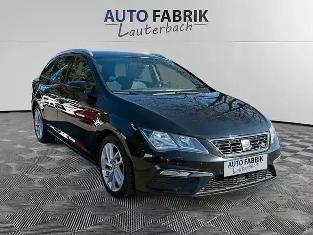 Używany Seat Leon ST FR 150 KM (110 kW) 2019 Czarny Kombi
