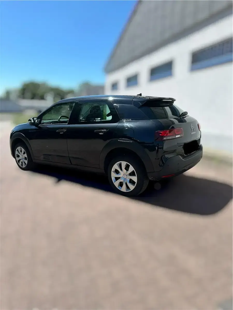 Używany Citroën C4 Feel 82 KM (60 kW) 2018 Czarny Sedan/Limuzyna