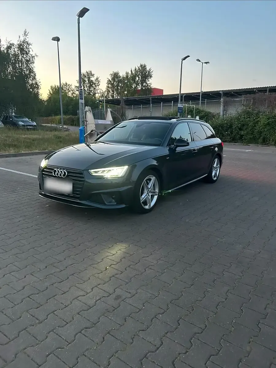 Gebraucht Audi A4 S-Line 190 PS (139 kW) 2018 Grau Kombi