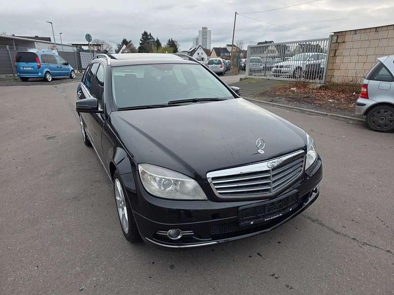Gebraucht Mercedes C200 136 PS (100 kW) 2011 Obsidianschwarz Kombi