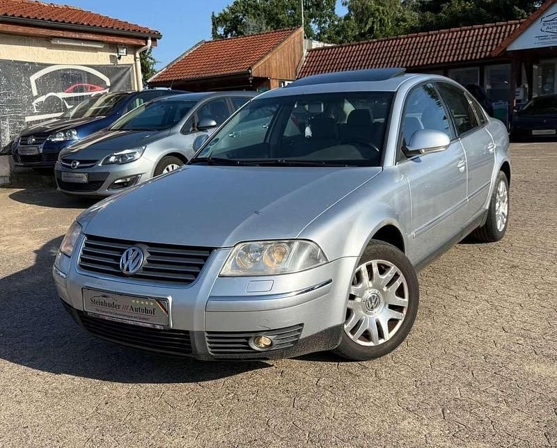 Reflexsilber metallic Gebraucht 2005 VW Passat Highline Limousine | 3.399 € (Guter Preis) - Bild 1/4