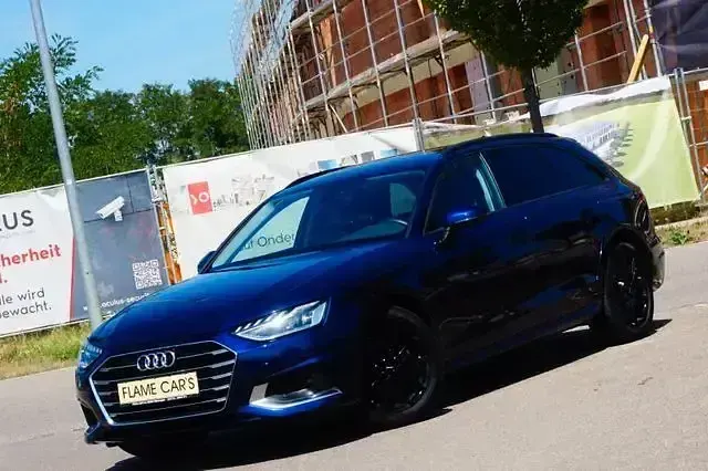 Gebraucht Audi A4 S-Line 163 PS (119 kW) 2023 Blau Kombi