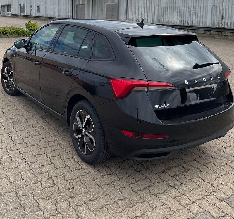 Gebraucht Skoda Scala Drive 150 PS (110 kW) 2020 Schwarz Kleinwagen