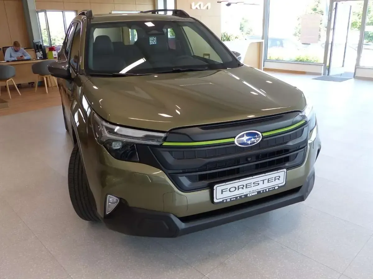 Neu Subaru Forester Exclusive+ 136 PS (100 kW) 2025 Magnetite grey met. SUV