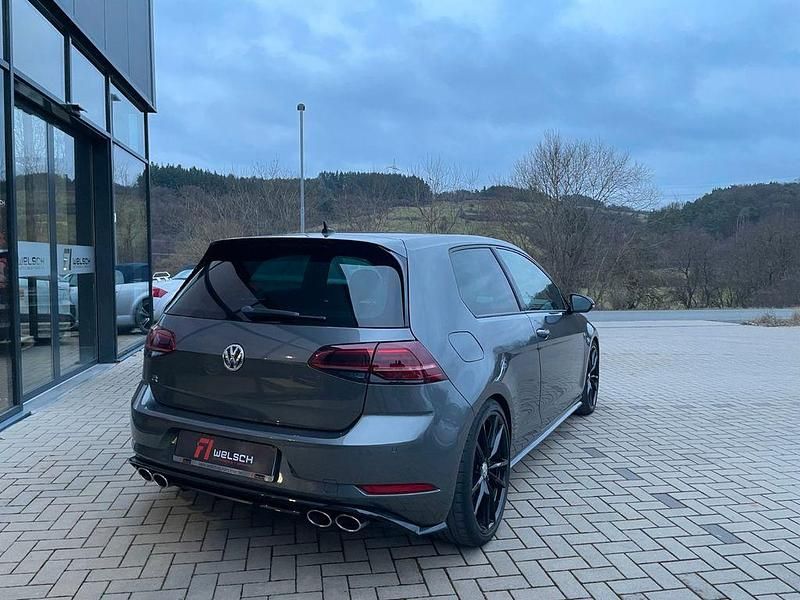 Gebraucht VW Golf VII R 310 PS (228 kW) 2017 Grau Limousine
