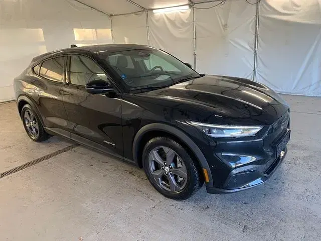Gebraucht Ford Mustang Mach-E 197 kW (269 PS) 2021 Schwarz SUV