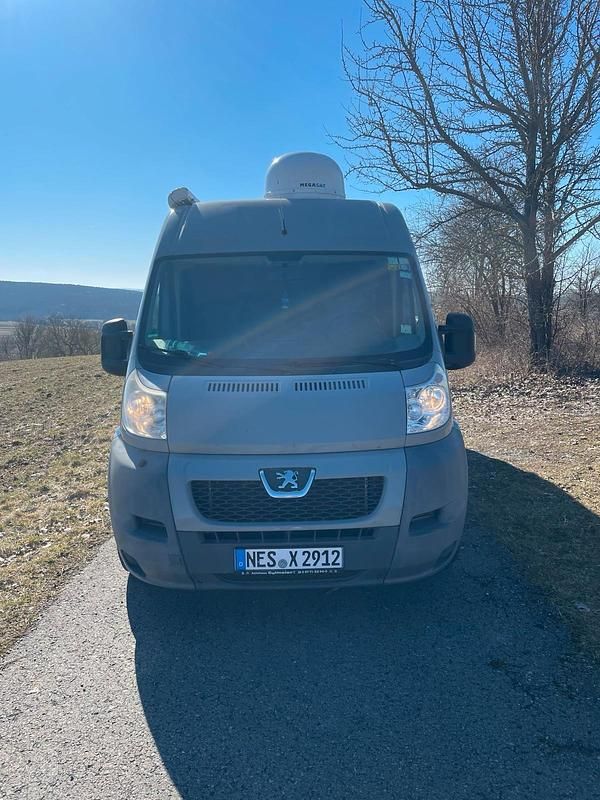 Grau Gebraucht 2011 Peugeot Boxer Van | 14.000 € - Bild 1/4