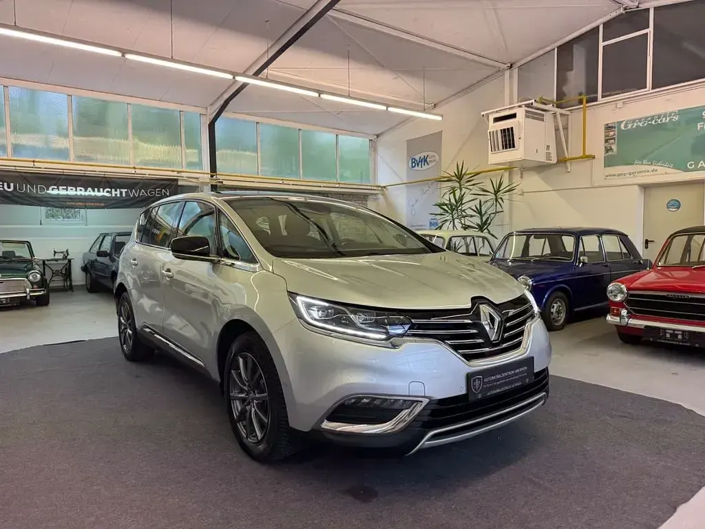 Gebraucht Renault Espace Life 131 PS (96 kW) 2017 Weiß Van / Kleinbus