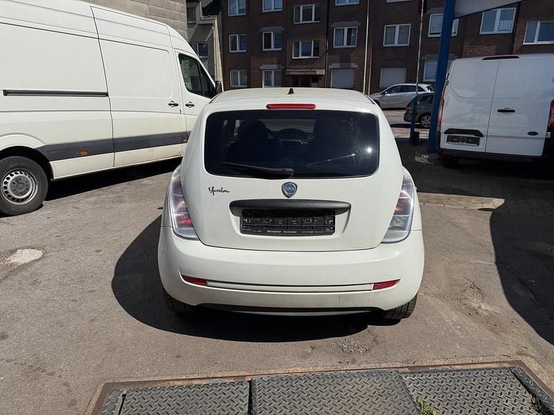 Second-hand Lancia Ypsilon 60 CP (44 kW) 2009 Andere farben Hatchback