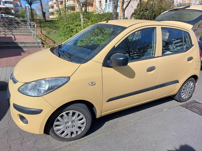 Gelb Gebraucht 2011 Hyundai i10 Kleinwagen | 5.500 € - Bild 1/2