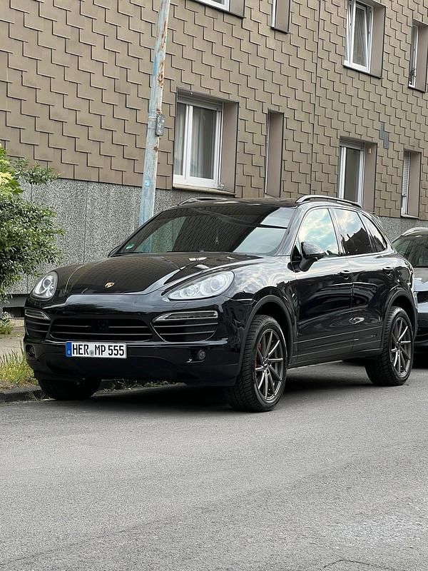 Schwarz Gebraucht 2010 Porsche Cayenne S SUV | 14.999 € (Etwas zu teuer) - Bild 1/4