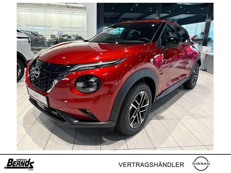 Fuji sunset red metallic Neu 2025 Nissan Juke N-Connecta SUV | 28.485 € (Fairer Preis) - Bild 1/4
