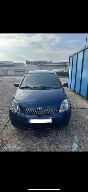 Blau Gebraucht 2004 Toyota Yaris Kleinwagen | 900 € (Fairer Preis) - Bild 1/4