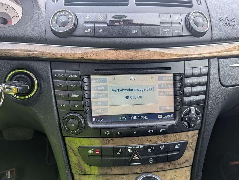 Gebraucht Mercedes E280 Avantgarde 190 PS (139 kW) 2007 Schwarz Limousine