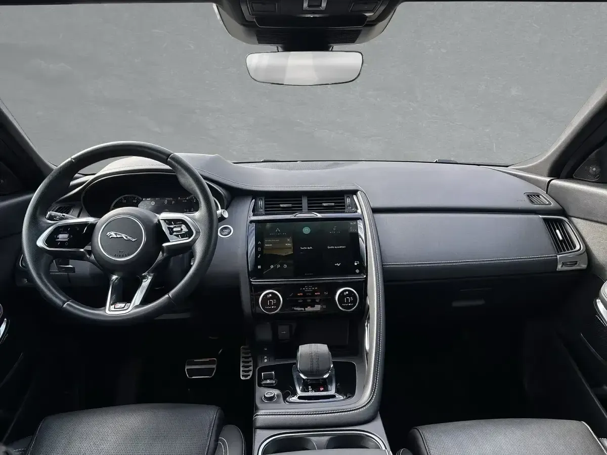 Käytetty Jaguar E-Pace R 204 HP (150 kW) 2023 Musta Katumaasturi