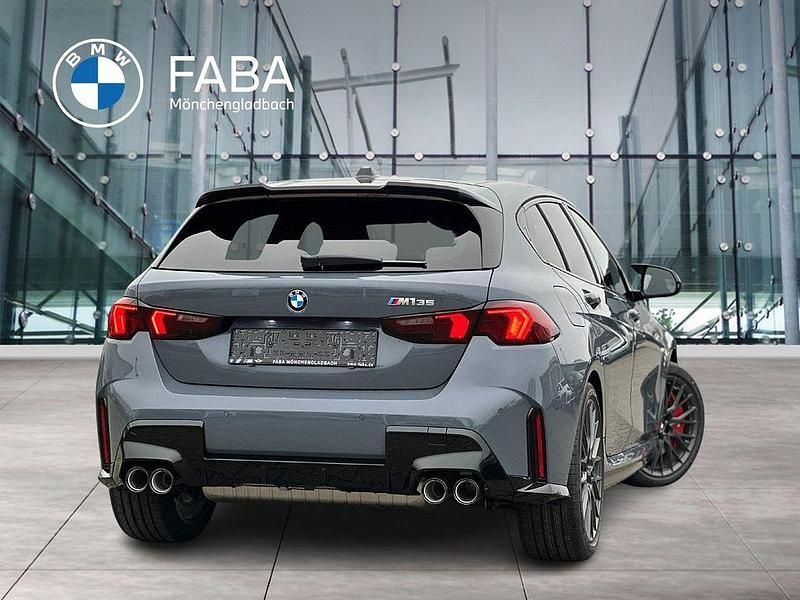 Neu BMW M135 Sport Line 300 PS (220 kW) 2026 Grau Kleinwagen