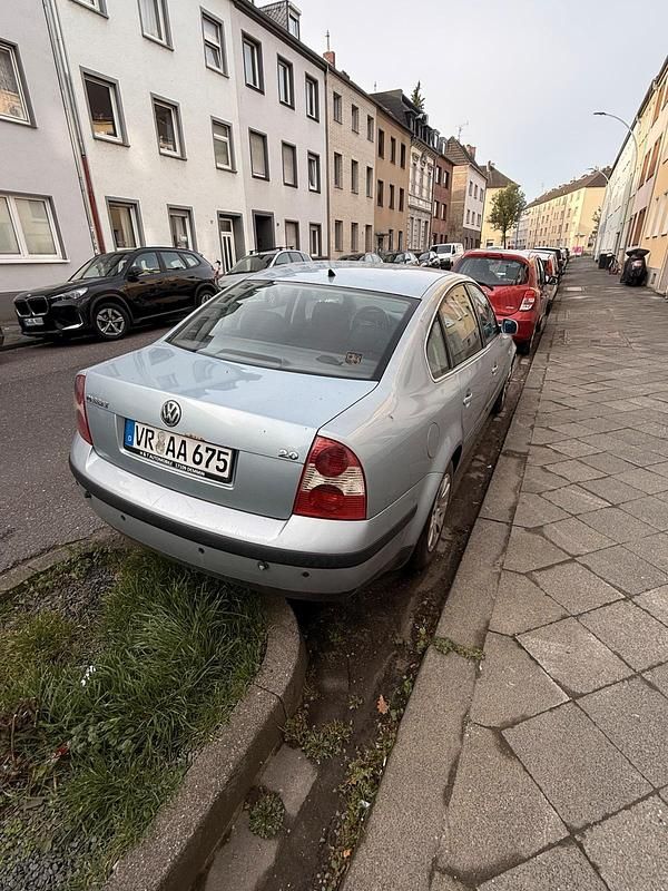 Używany VW Passat 115 KM (84 kW) 2001 Sedan/Limuzyna