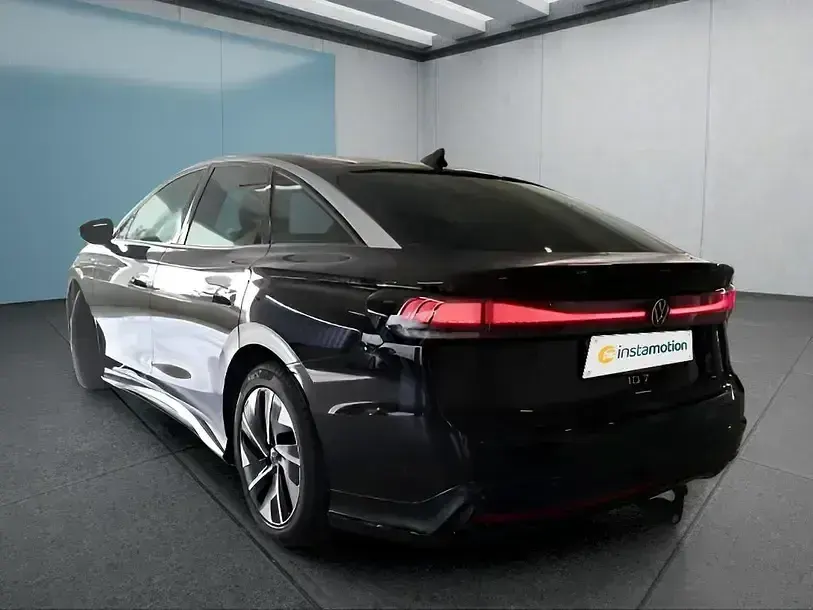 Używany VW ID.7 Pro 210 kW (286 KM) 2024 Czarny Sedan/Limuzyna