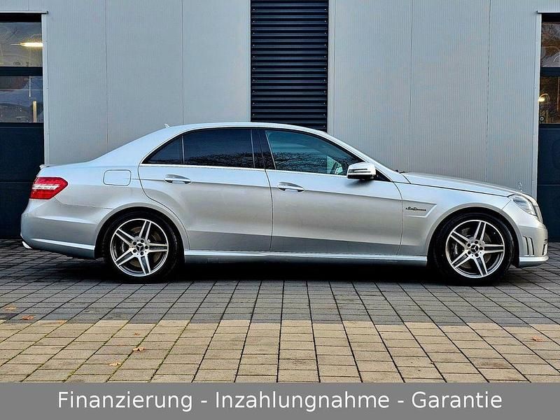 Gebraucht Mercedes E63 AMG AMG 525 PS (386 kW) 2010 Iridiumsilber  metalliclack Limousine
