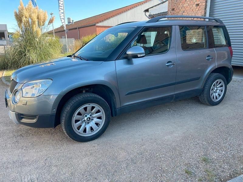 Grau Gebraucht 2010 Skoda Yeti Experience SUV | 8.500 € (Fairer Preis) - Bild 1/4