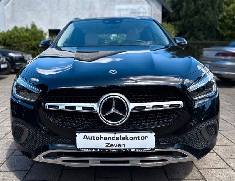 Schwarz Gebraucht 2020 Mercedes GLA220 SUV | 30.250 € (Guter Preis) - Bild 1/4
