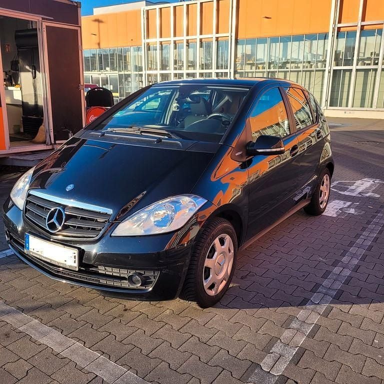 Schwarz Gebraucht 2011 Mercedes A160 Limousine | 1.500 € (Superpreis) - Bild 1/4