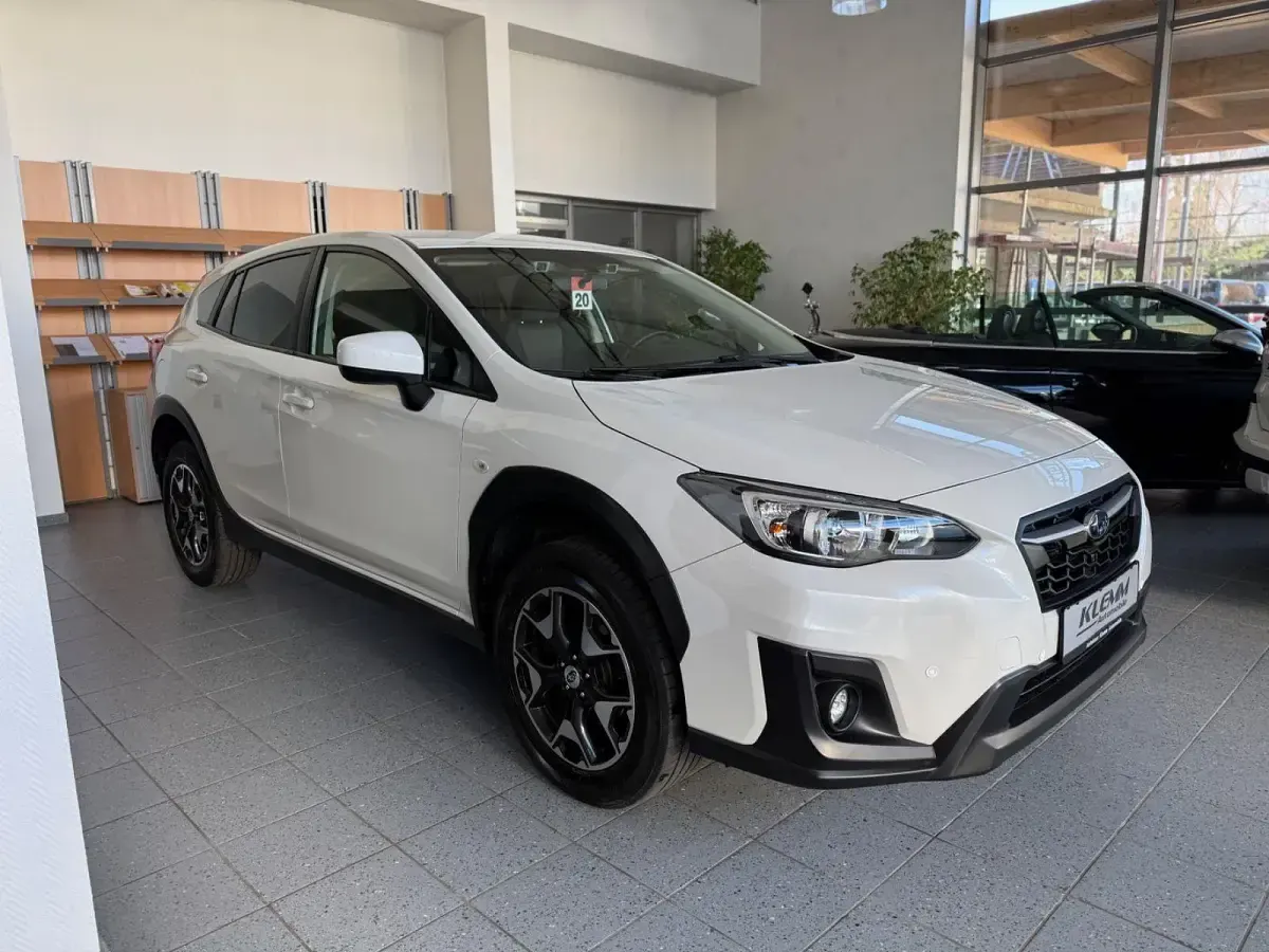 Käytetty Subaru XV 114 HP (83 kW) 2018 Valkoinen Katumaasturi