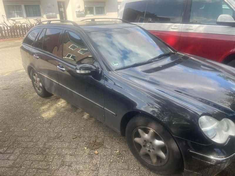 Schwarz Gebraucht 2004 Mercedes C200 Elegance Kombi | 1.200 € (Superpreis) - Bild 1/4