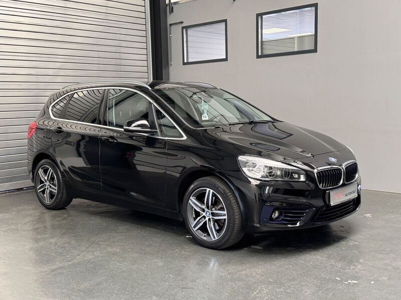 Schwarz Gebraucht 2016 BMW 218 Active Tourer Sport Line Van / Kleinbus | 16.350 € (Fairer Preis) - Bild 1/4
