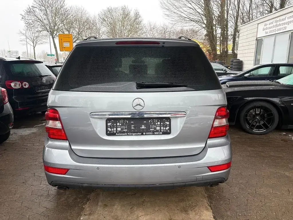 Gebraucht Mercedes ML300 204 PS (150 kW) 2010 Silber SUV