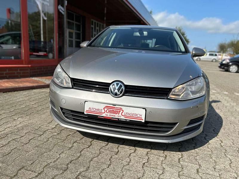 Tungsten silver metallic Gebraucht 2013 VW Golf VII Comfortline Kleinwagen | 8.390 € (Fairer Preis) - Bild 1/4