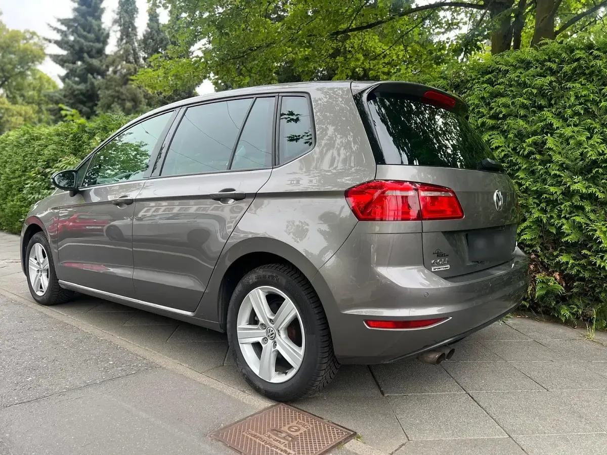 Gebraucht VW Golf Sportsvan Comfortline 92 PS (67 kW) 2014 Grau Van / Kleinbus