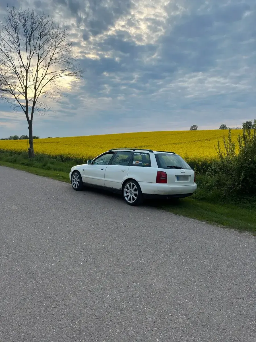 Gebraucht Audi A4 S-Line 110 PS (80 kW) 1998 Weiß Kombi