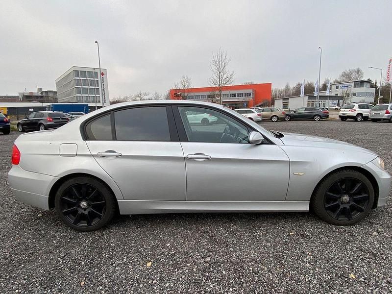 Gebraucht BMW 320 150 PS (110 kW) 2005 Silber Limousine