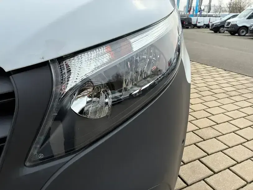 Gebraucht Mercedes Vito 163 PS (119 kW) 2024 Arktikweiß Van