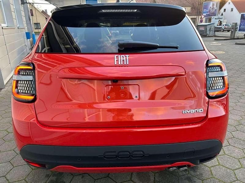 Neu Fiat 600 La Prima 136 PS (100 kW) 2025 Orange SUV