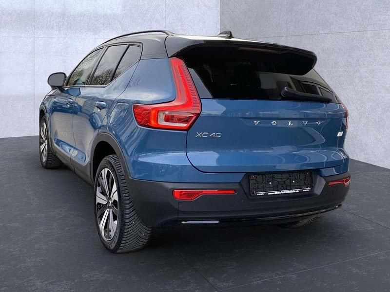 Gebraucht Volvo XC40 Core 175 kW (238 PS) 2023 Fjord blue / SUV